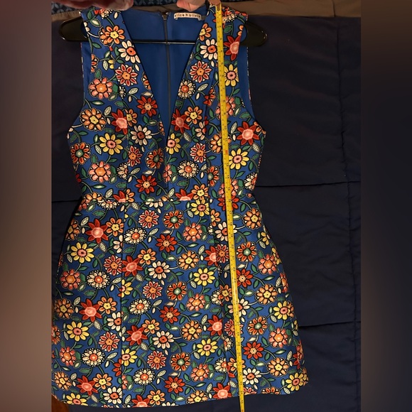ALICE + OLIVIA Flared floral-jacquard mini dress 8 - Picture 4 of 6